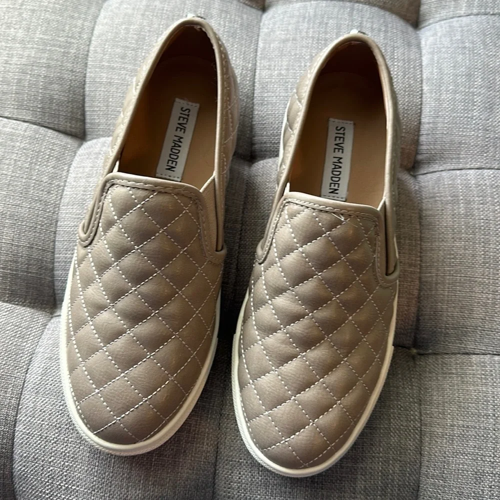 Steve Madden leather shoes. Taupe color! - Picture 1 of 5